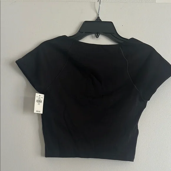 NWT Aerie Offline Black Fitted Crop Athletic Top with built in bra - Picture 4 of 4